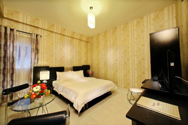 Khách sạn Jovia